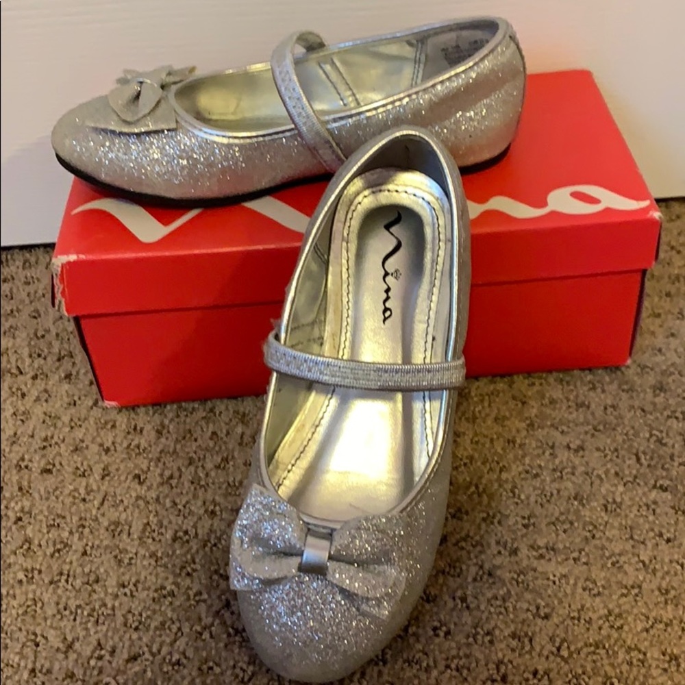 Silver Mary Janes - Nina EUC